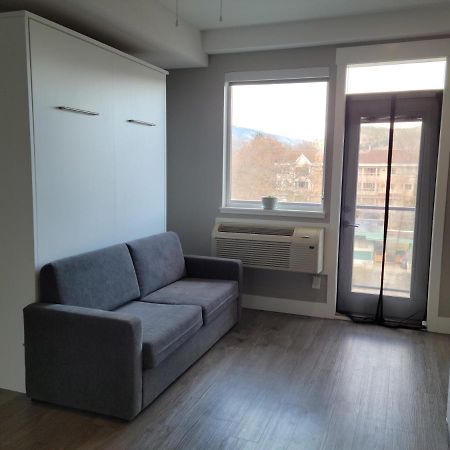 Cozy Studio Suite, 15Min Walk To Downtown Келоуна Екстериор снимка